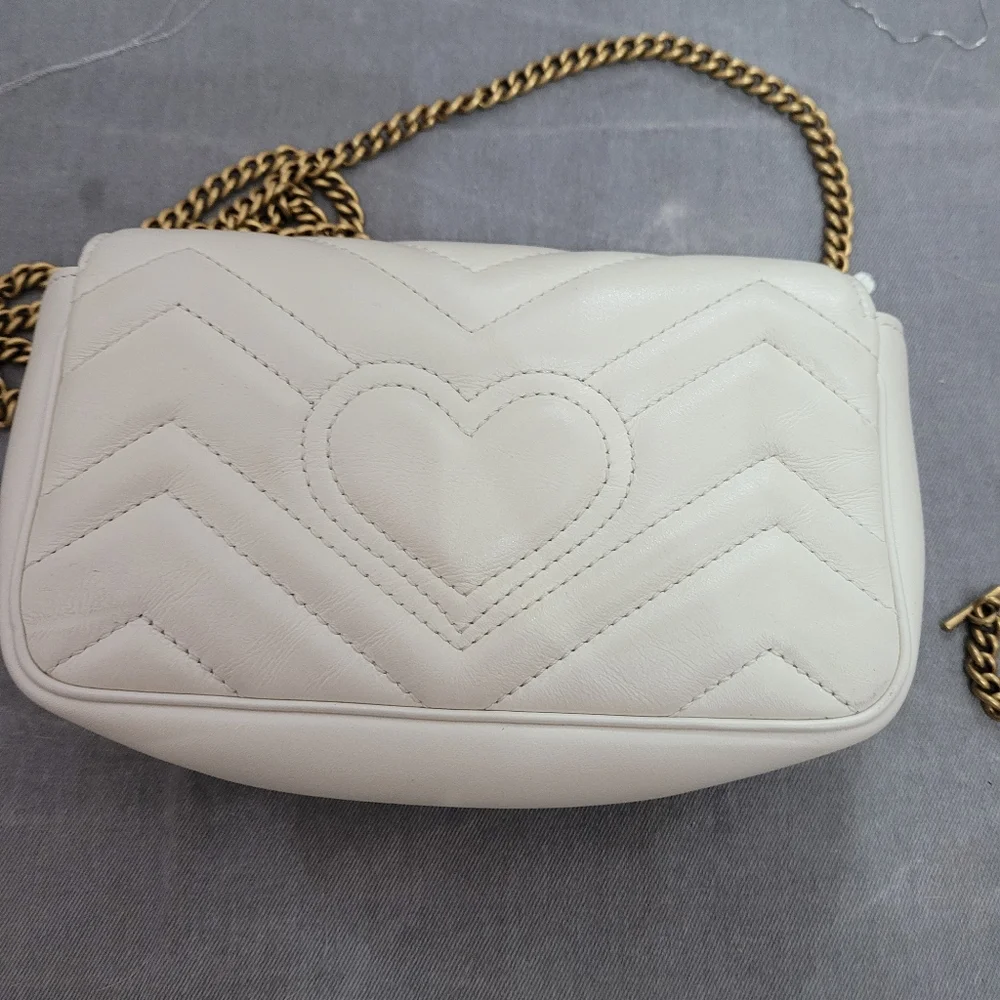 Gucci White Crossbody Bag with Gold Accents - Picture 4 of 10